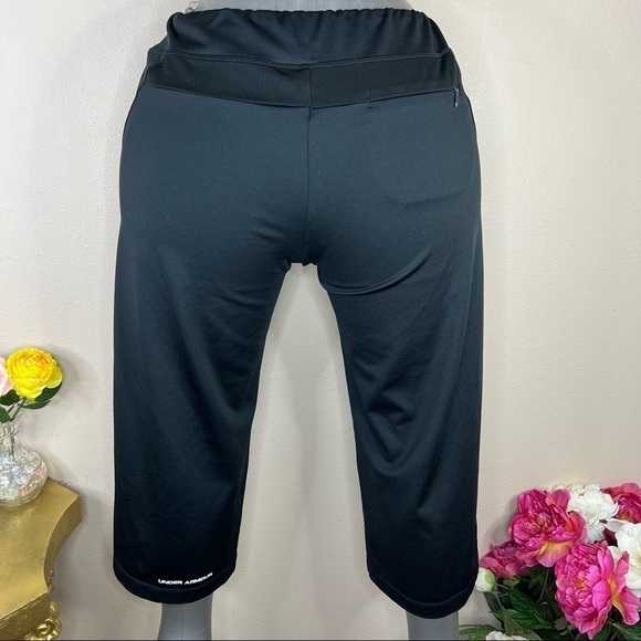 M Under Armour Black Wide Leg Capri Pants Activewear Athletic Stretch 8 10 - Picture 10 of 11